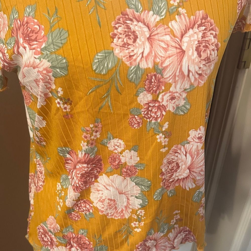 Circle trends Floral Mustard Women's Top - Picture 3 of 8